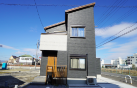 アウトドアリビングのあるシックで和モダンなお家