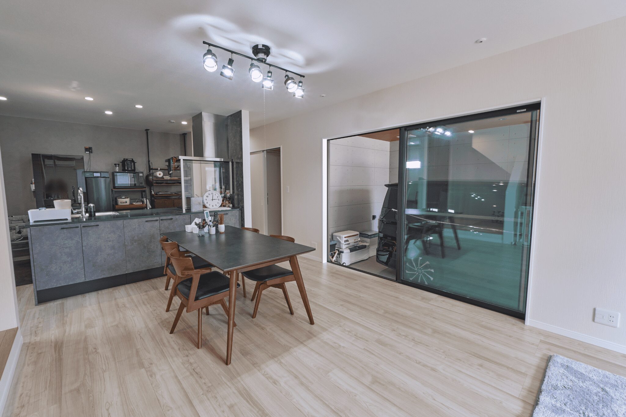 趣味に全力で寄り添う！ビルトインガレージのお家